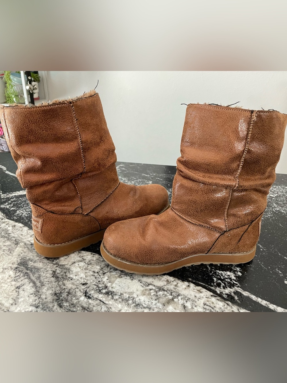 Skechers Women’s Tan Brown Faux-Suede Pull-On Winter Boots Size 9